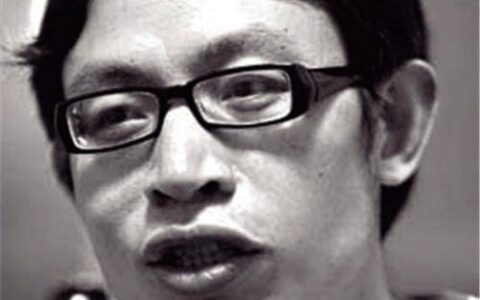 原创
            汶川地震时，第一个丢下学生跑下楼的范美忠，现今怎样了？