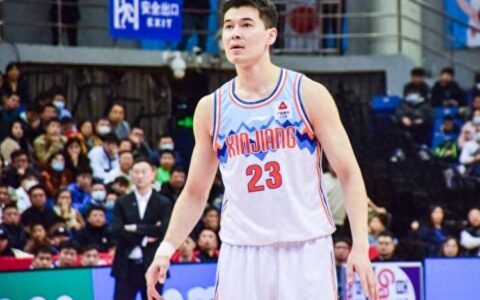 时隔五年重回CBA总决赛舞台！新疆男篮大比分3比1淘汰浙江男篮，阿不都沙拉木：还差四场