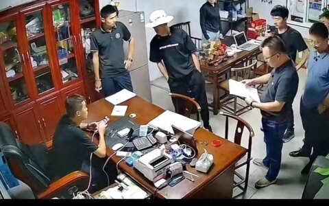 闹大了！打假网红“狂飙兄弟”人设塌方式翻别车，黑历史被扒！-狂飙前身