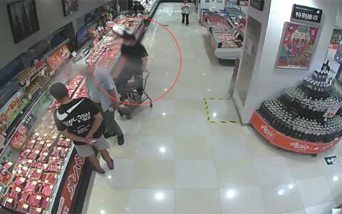超市员工累次盗肉100多斤藏衣服中与姐妹在厕所交接，被拘-超市员工偷盗物品处罚条例