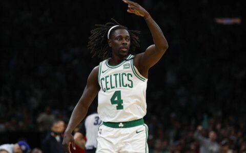 原创
            重磅！NBA巨星霍勒迪再签亿元肥约，凯尔特人战舰升级！-霍勒迪算球星吗